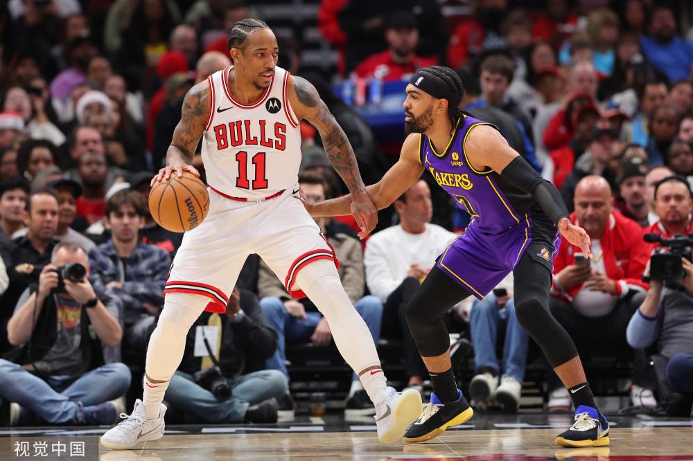 上展现了领 上展现了领